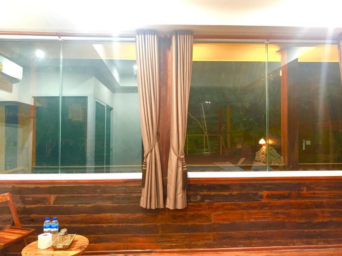 Une Jai Place เรือนอุ่นใจ Phimai エクステリア 写真