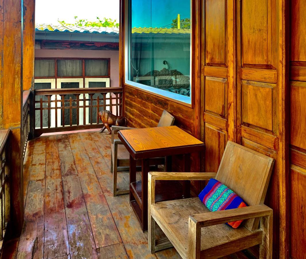 Une Jai Place เรือนอุ่นใจ Phimai エクステリア 写真